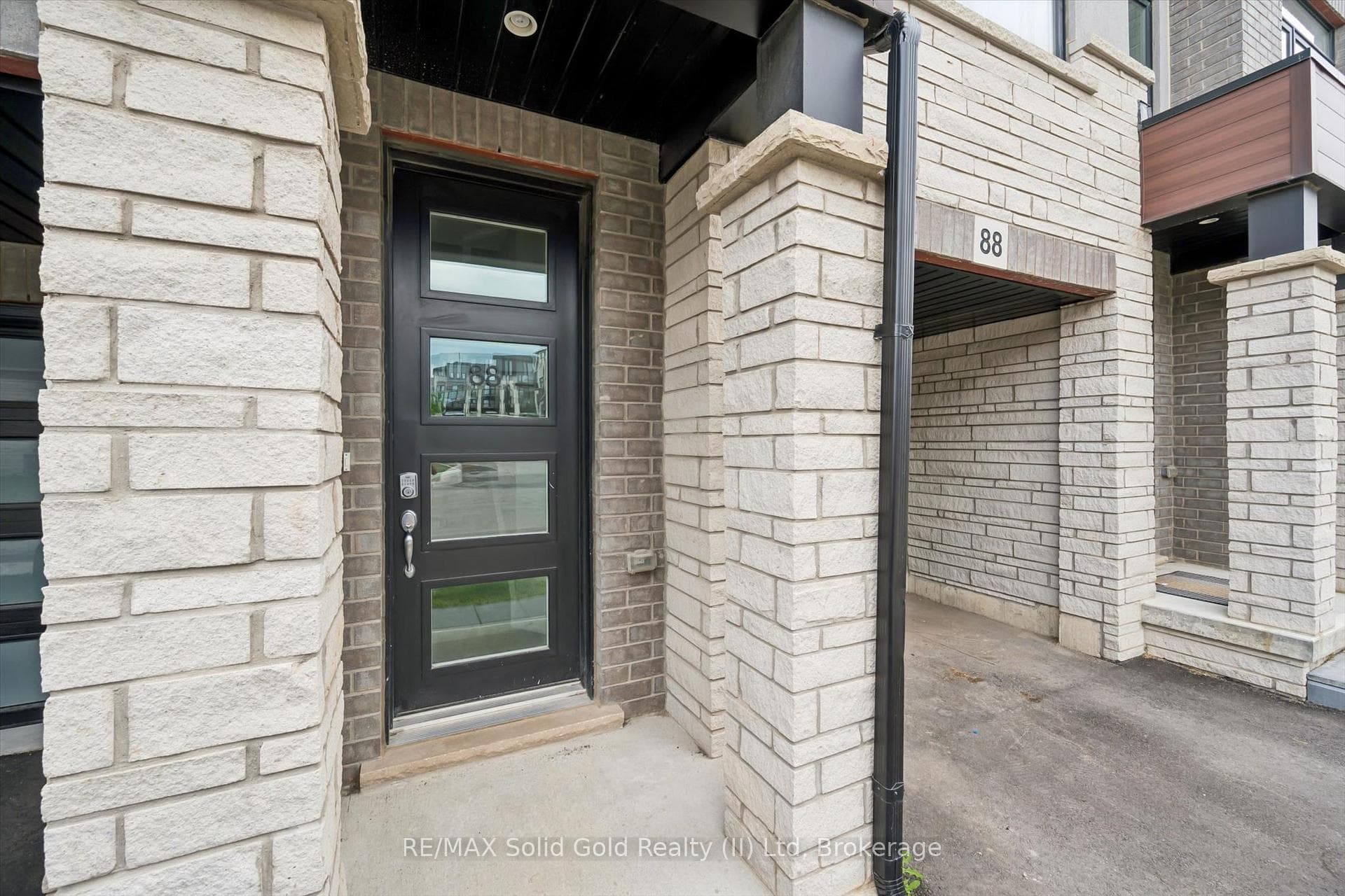 155 Equestrian Way photo 4