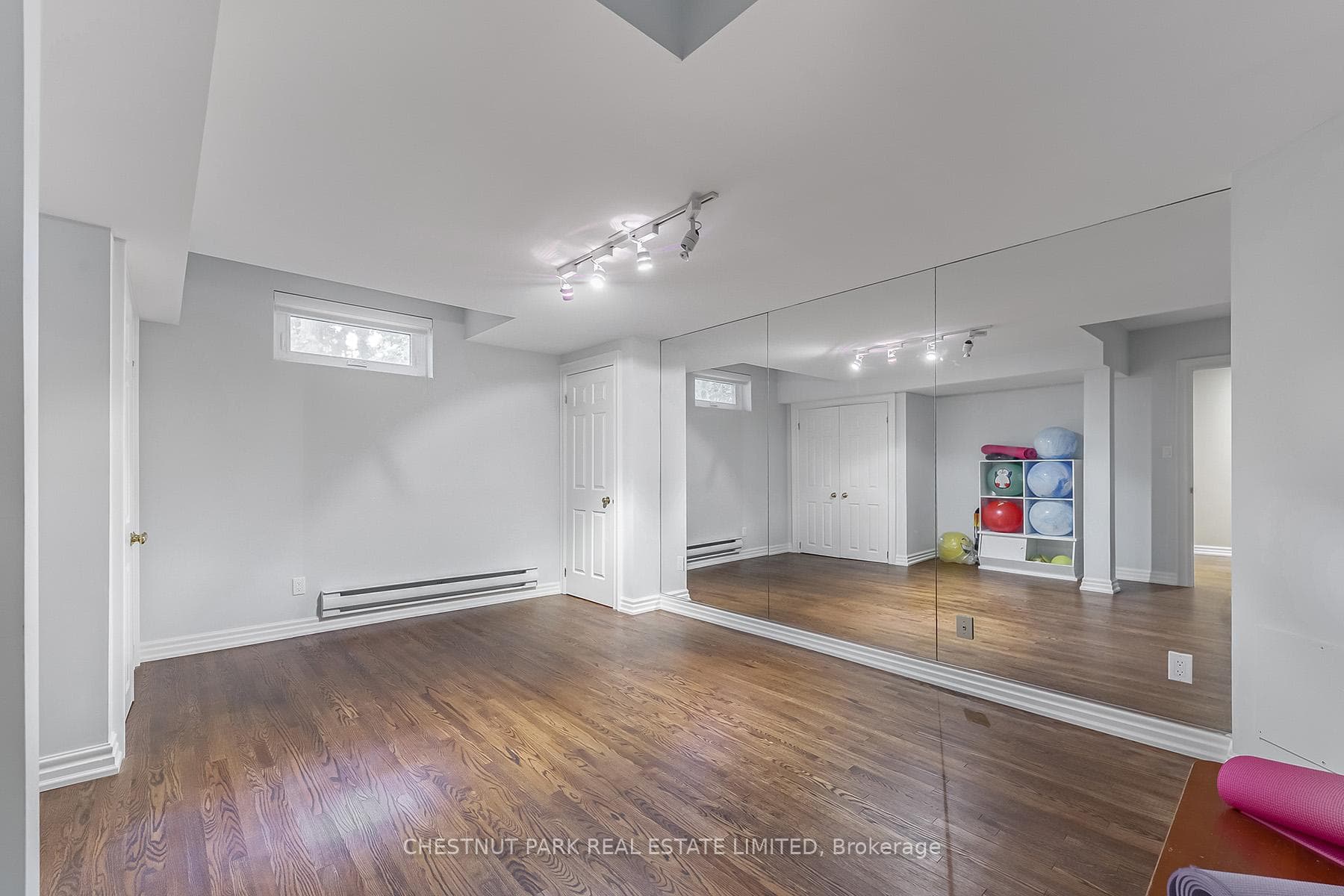 52 Strathgowan Avenue photo 22