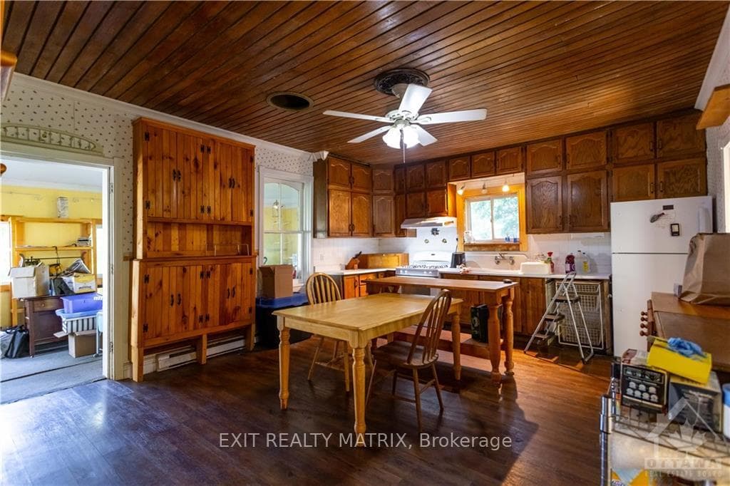 776 HAMILTON Road photo 4