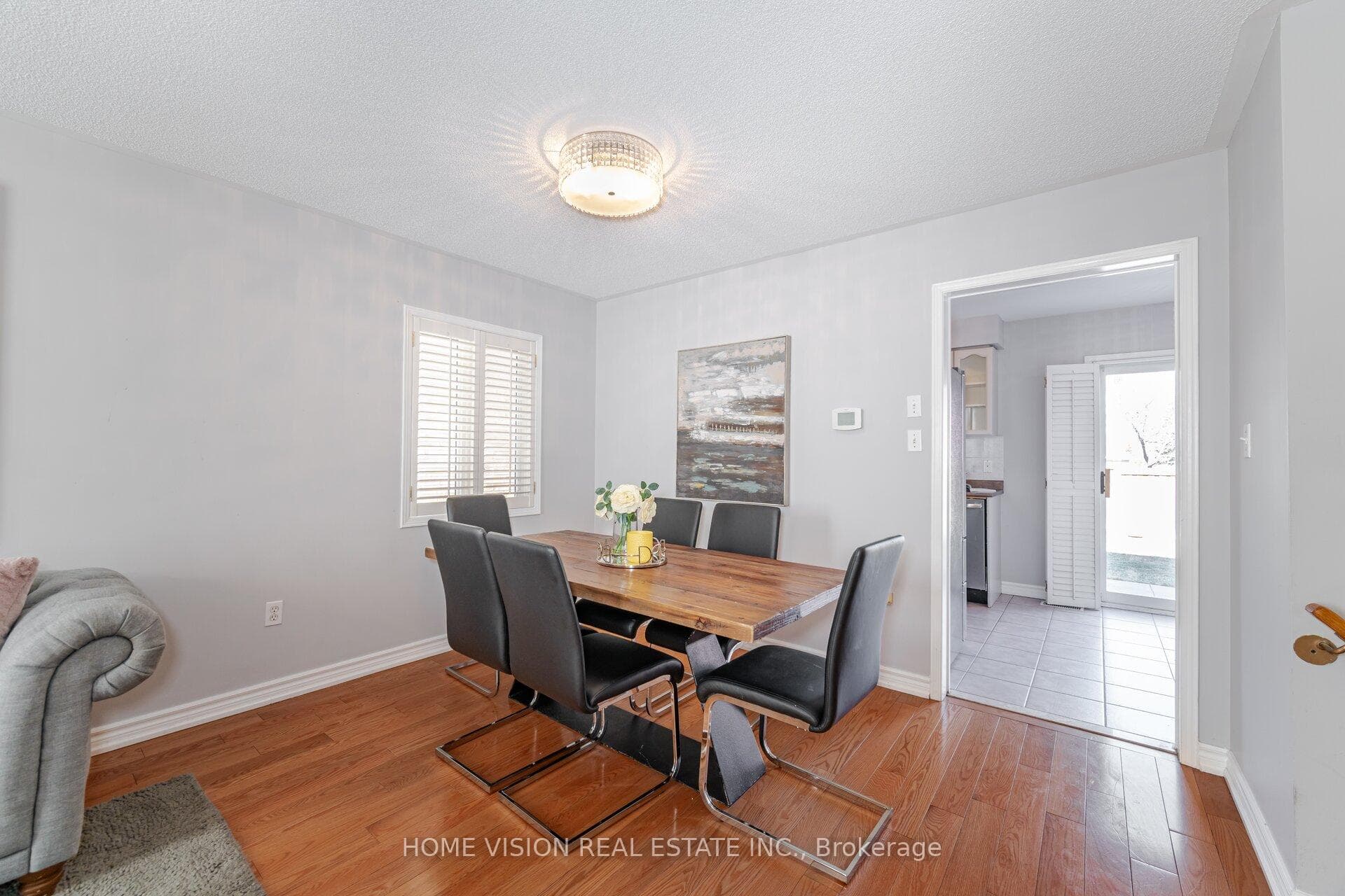 7071 Bannockburn Court photo 5