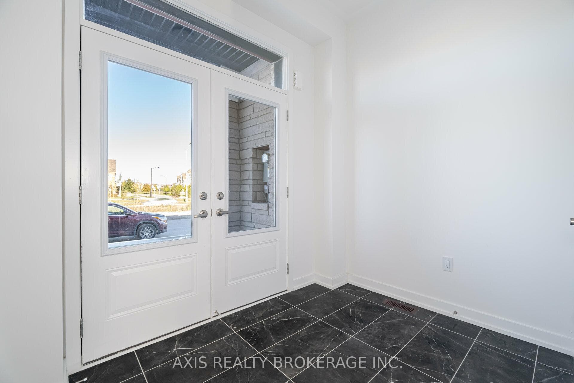 171 Haldimand Street photo 3