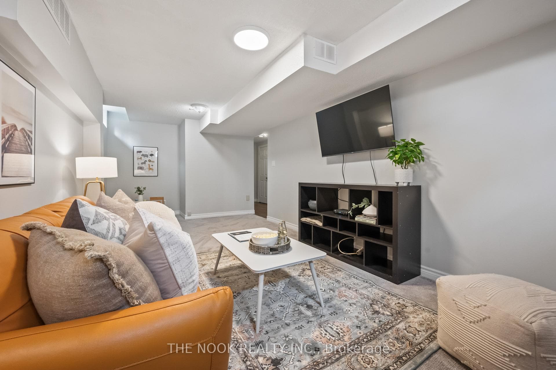 150 Sandringham Drive photo 33