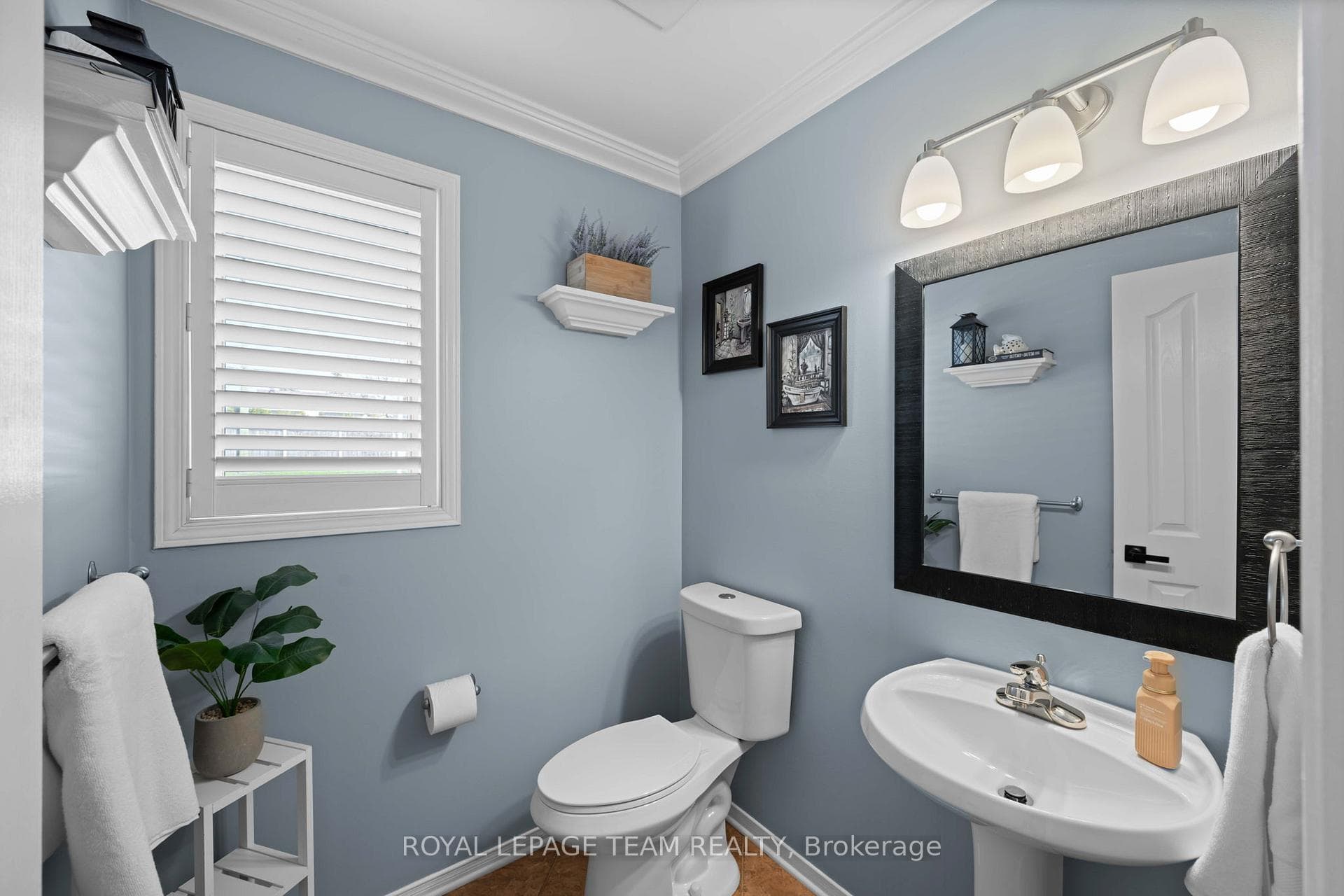 646 Casabella Drive photo 11
