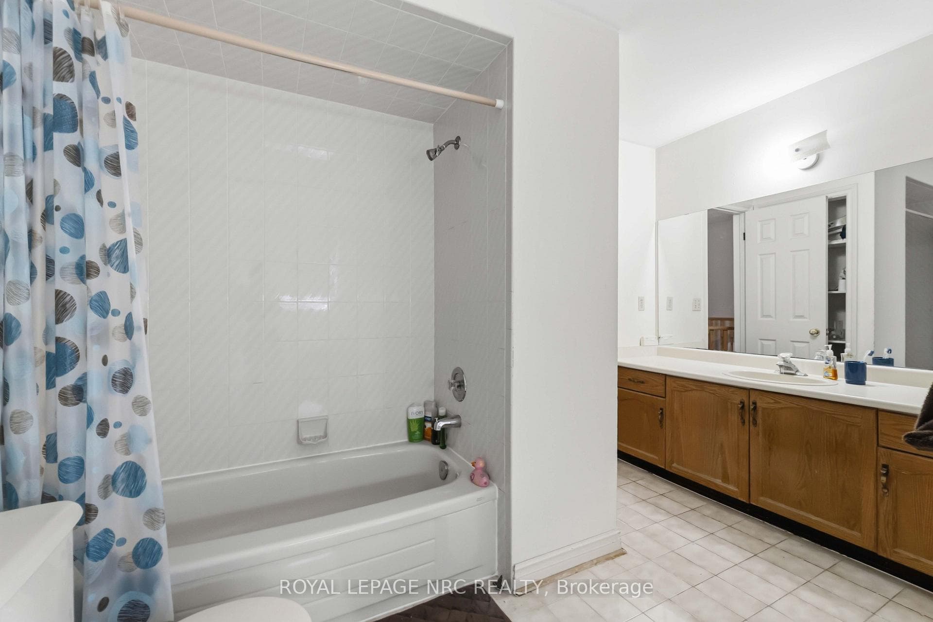 23 Woodside Square photo 19