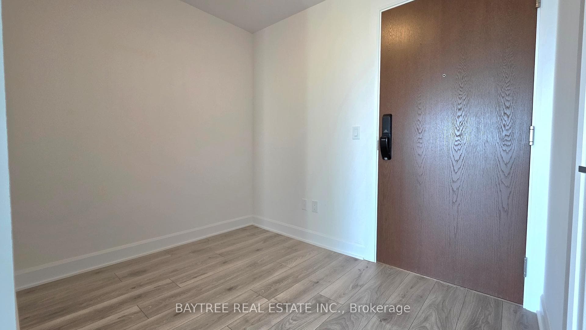 3240 William Coltson Avenue Unit 323 photo 8