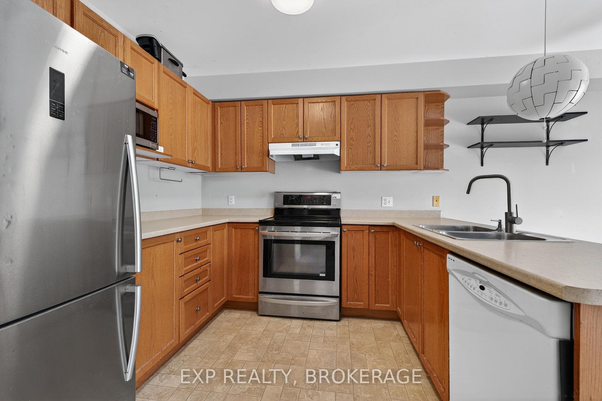 504 ST MARTHA Street photo 14