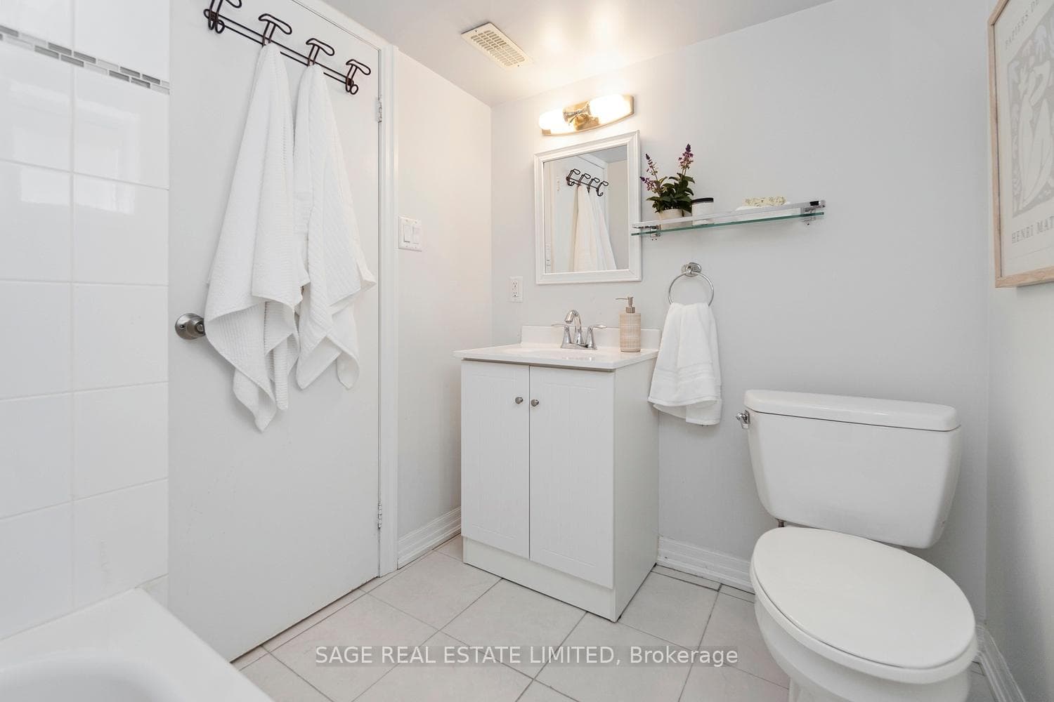 115 Westmount Avenue photo 44