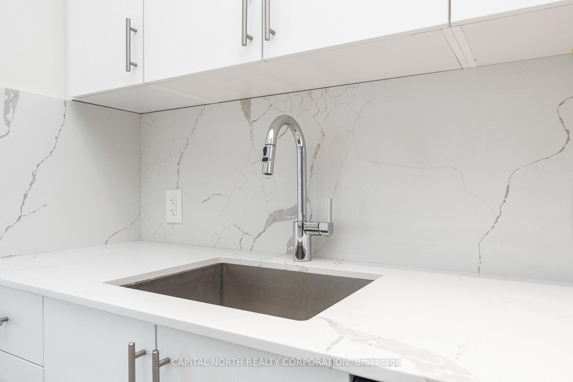9000 Jane Street Unit 319 photo 13