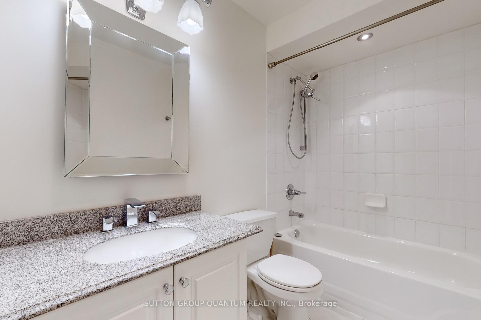 132 John Street photo 25