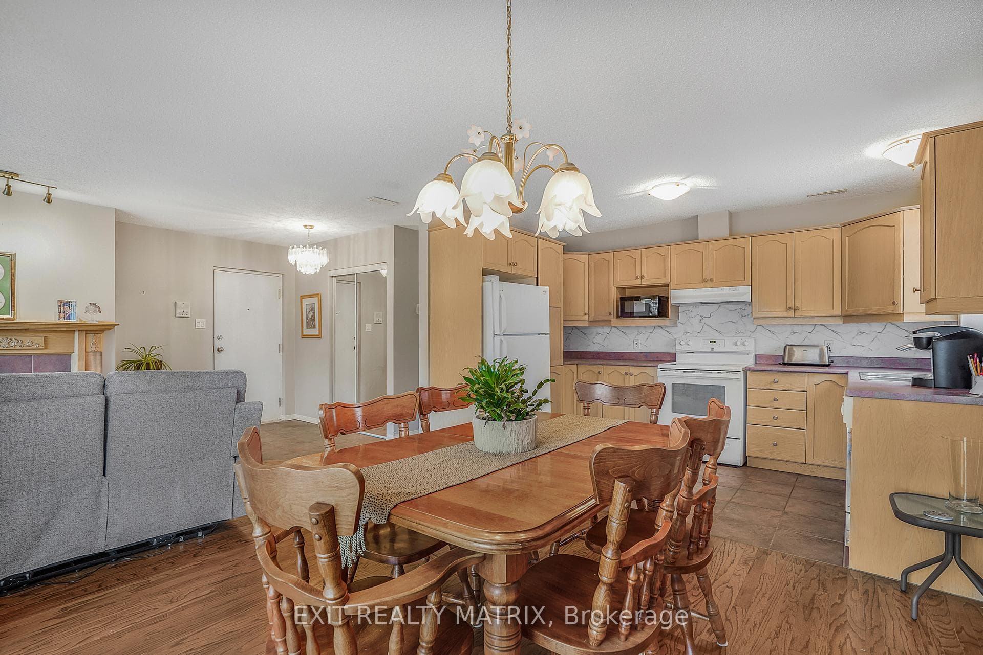 669 Spence Avenue Unit 4 photo 13