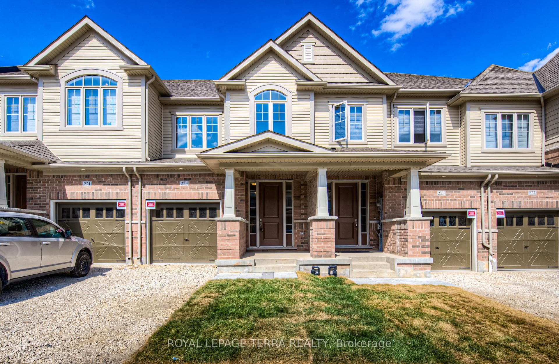 223 Broadacre Drive photo 1