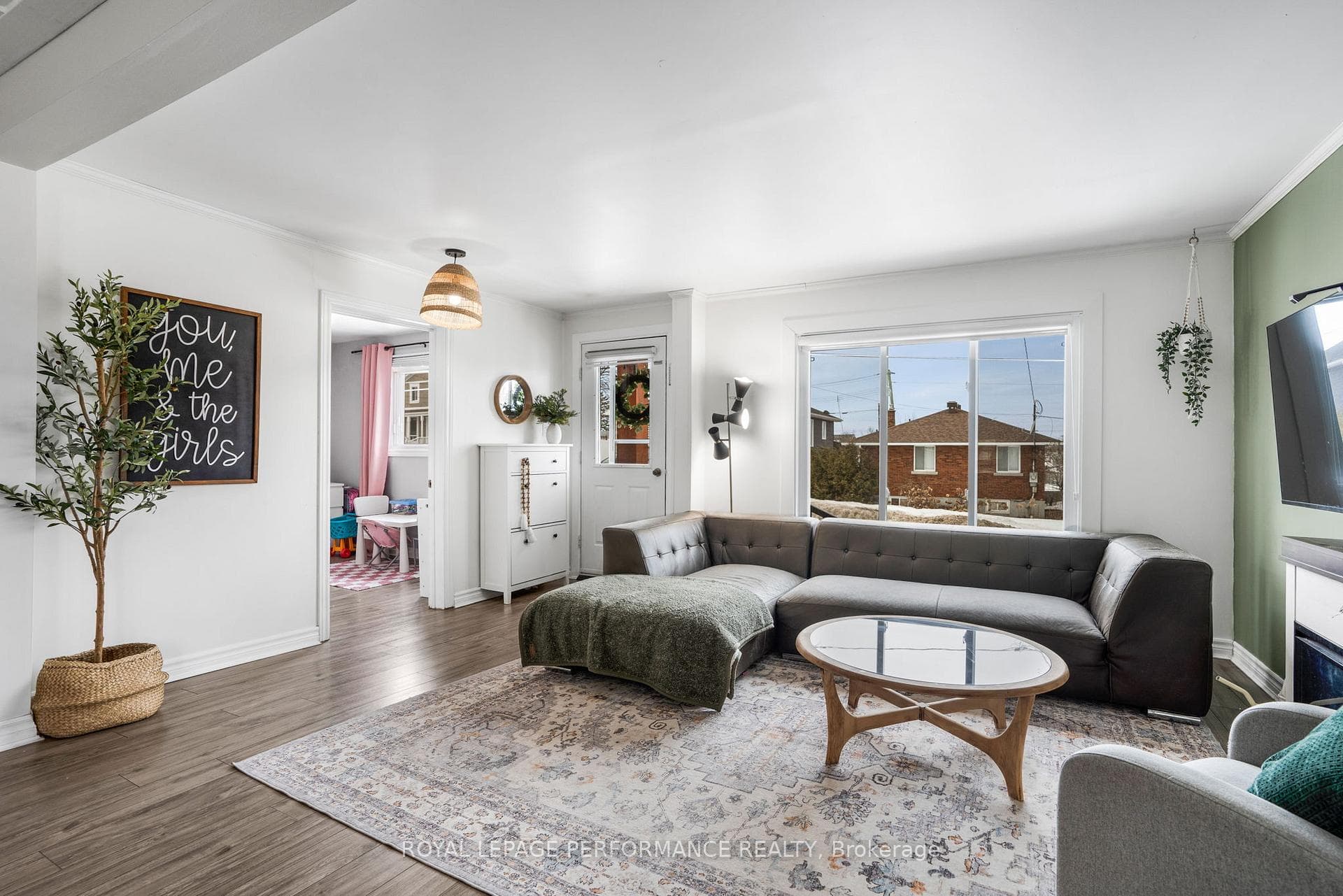 403 Catherine Street photo 6