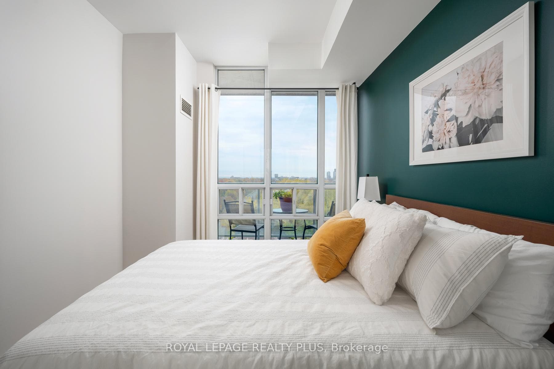 3391 Bloor Street Unit 907 photo 24