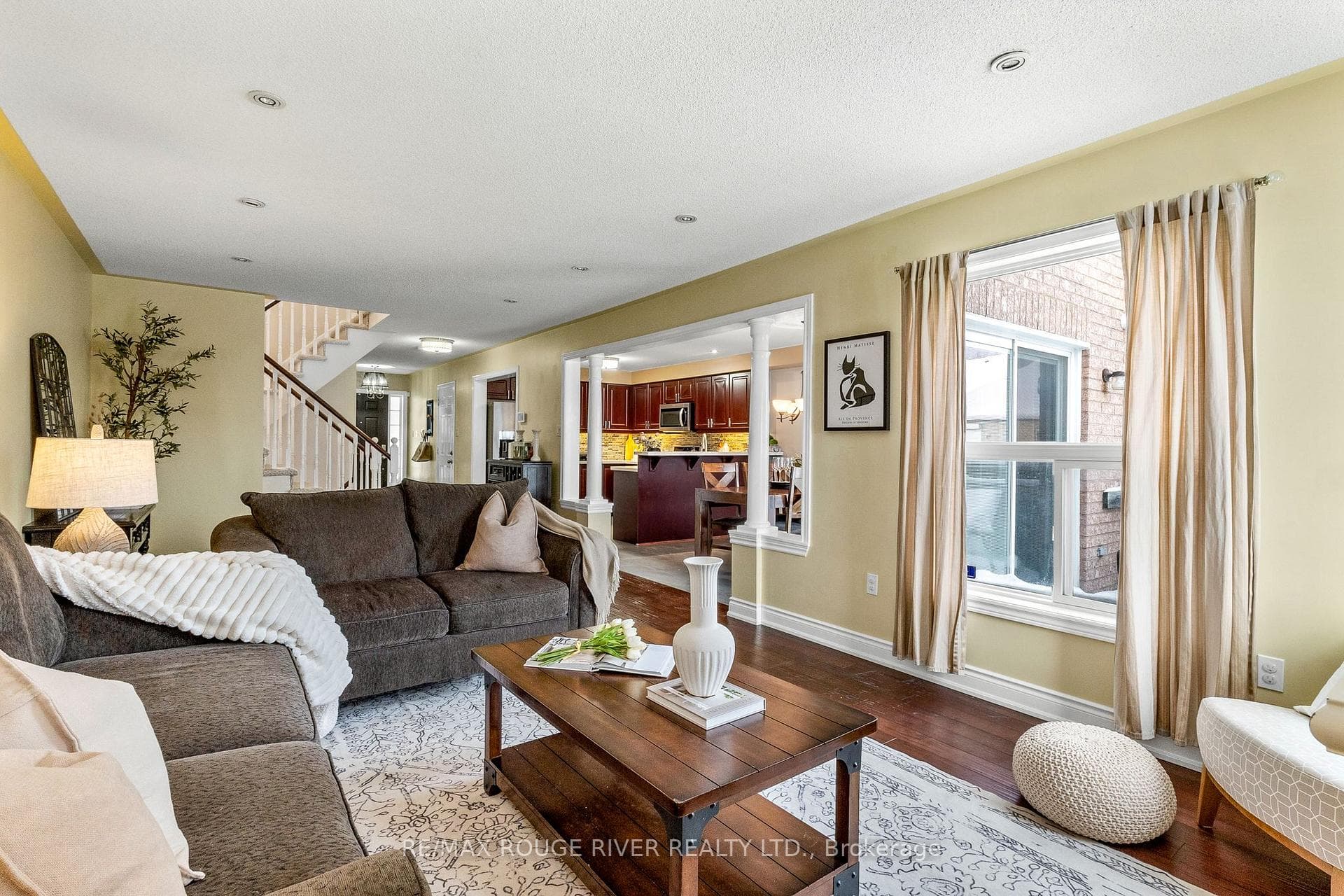 108 Gateway Court photo 16