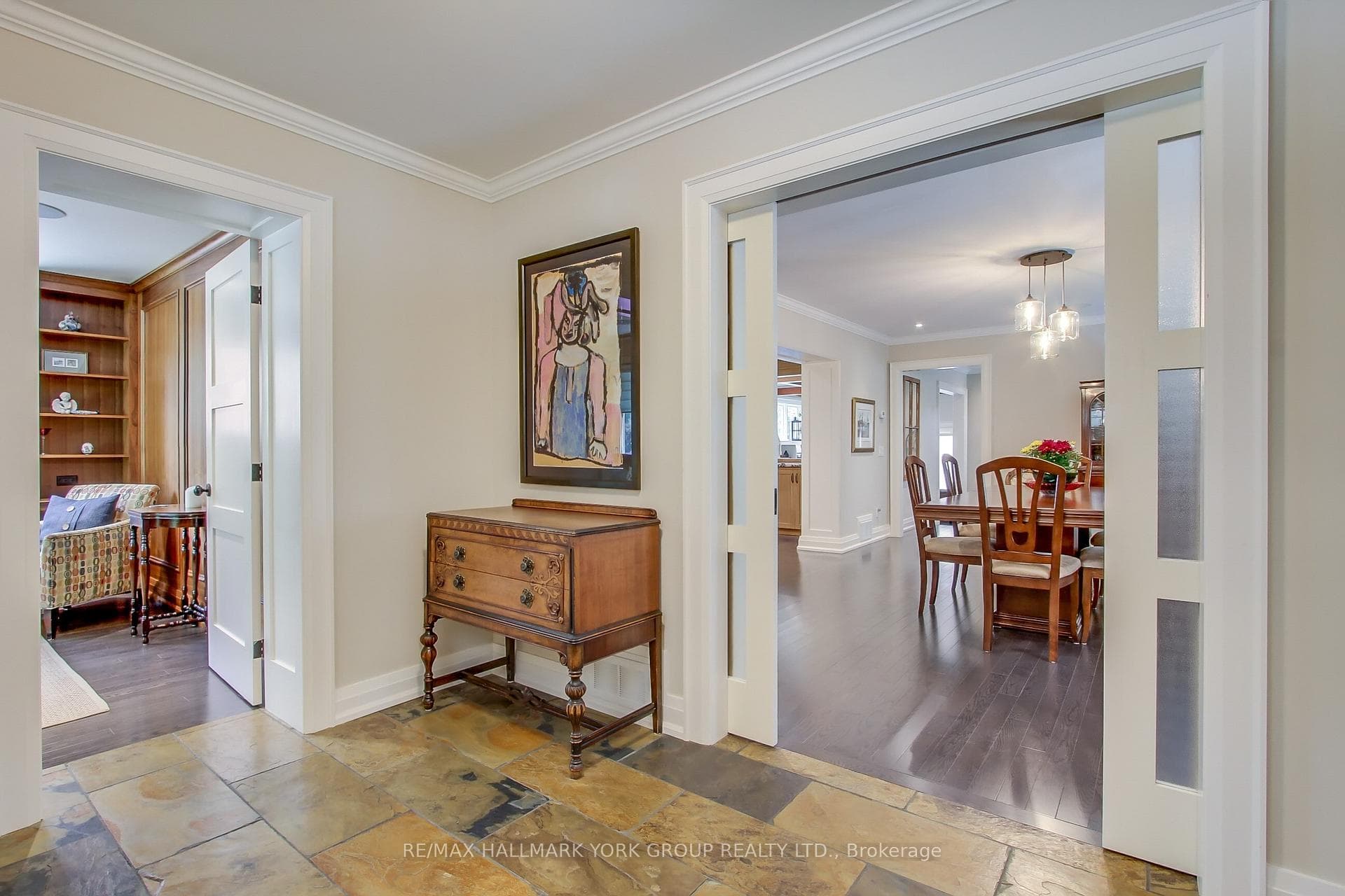 105 Wells Street photo 3
