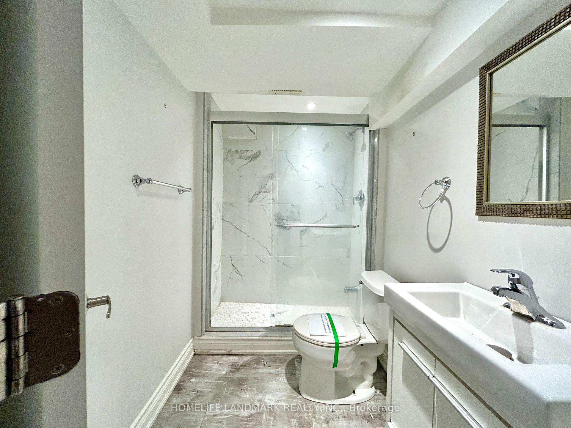 72 Avro Road photo 29