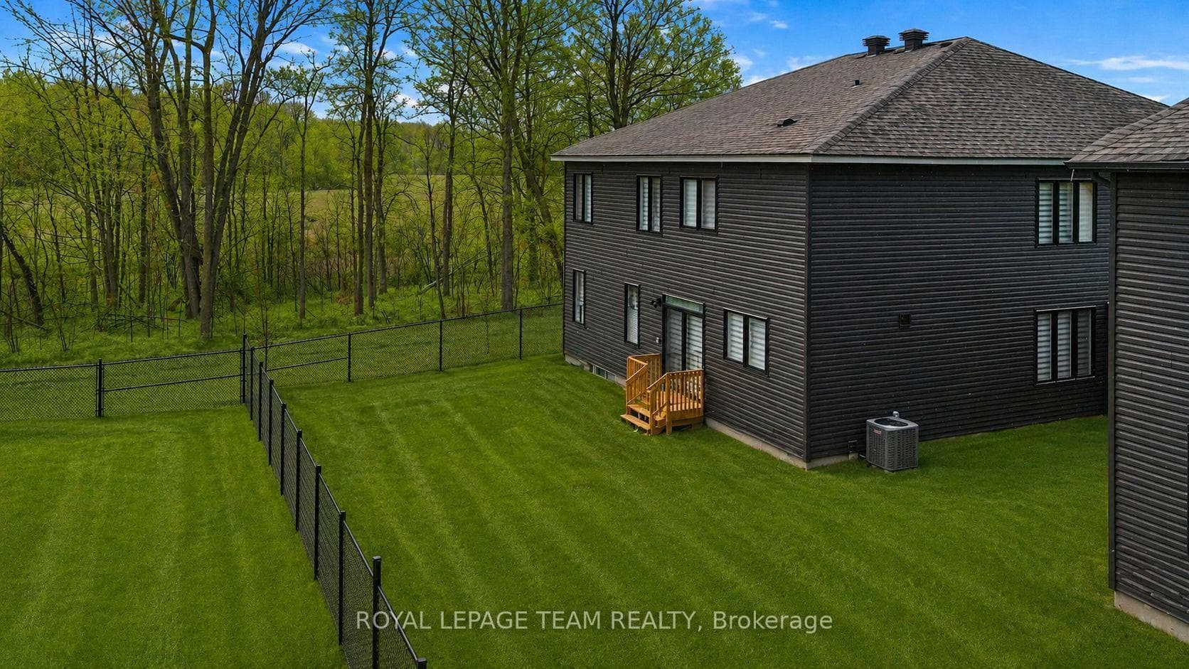 649 Bridgeport Avenue photo 48