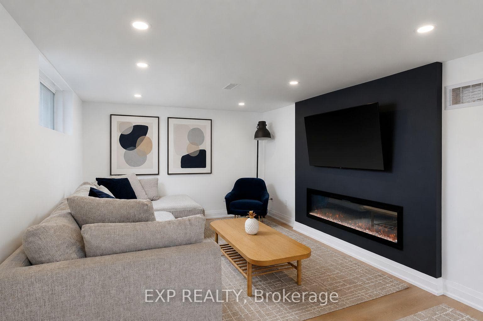 1761 Coram Crescent photo 23