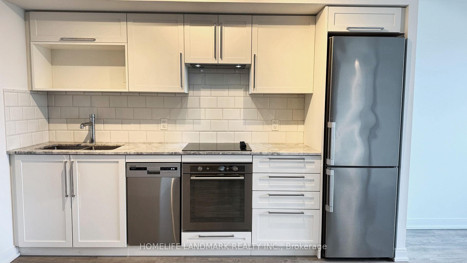 275 Village Green Square Unit 2018 photo 4