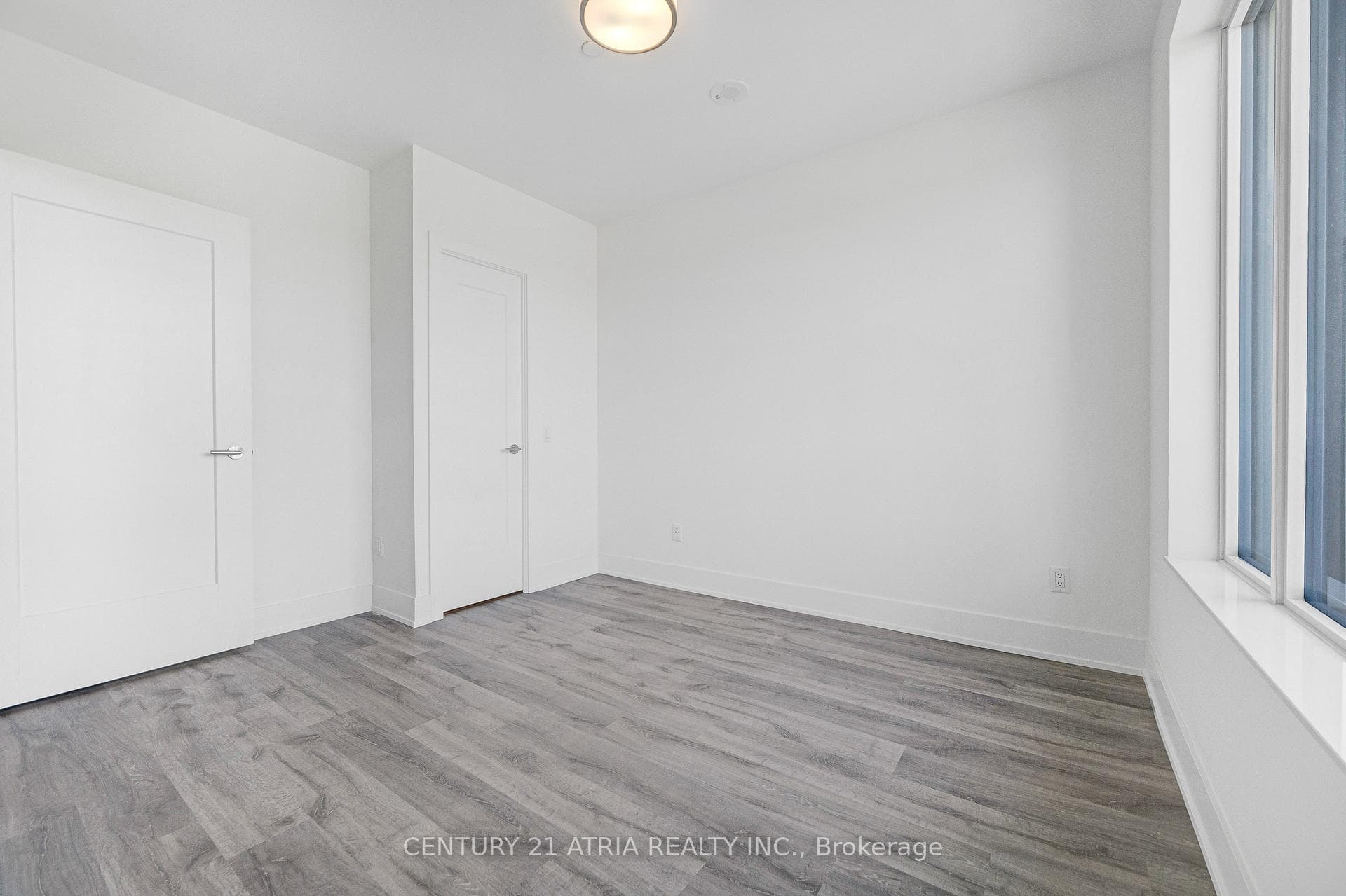 259 The Kingsway N/A Unit 712 photo 22