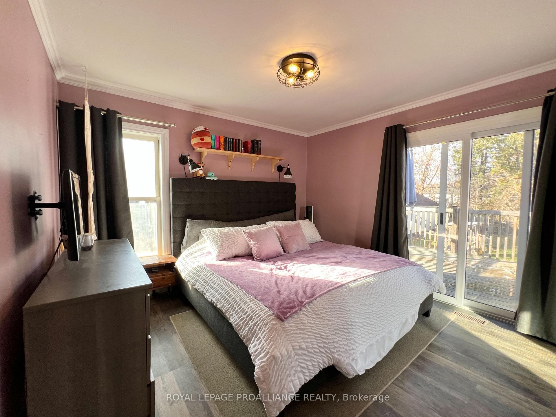 24 Russell Street photo 12
