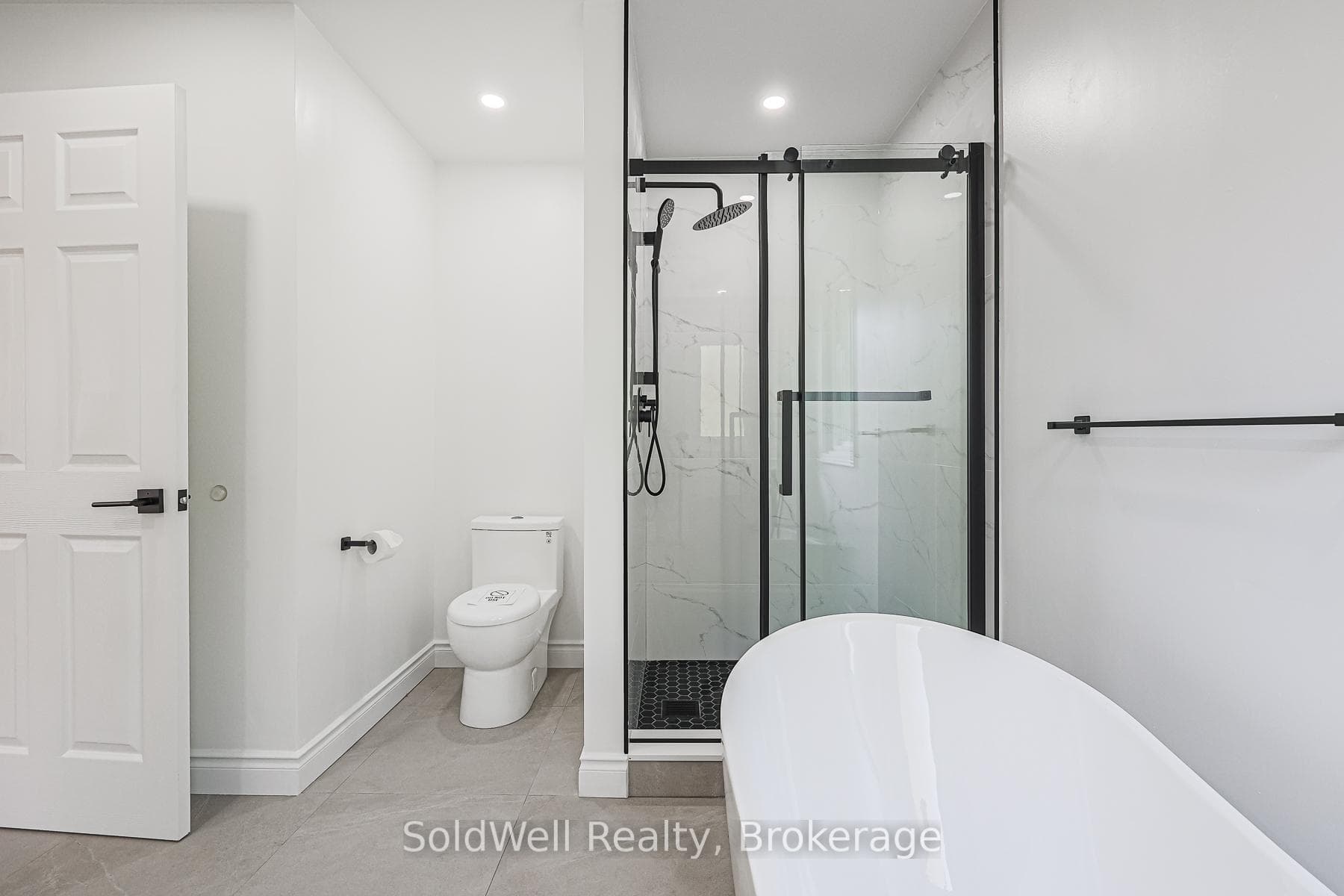 160 Charles Street photo 23
