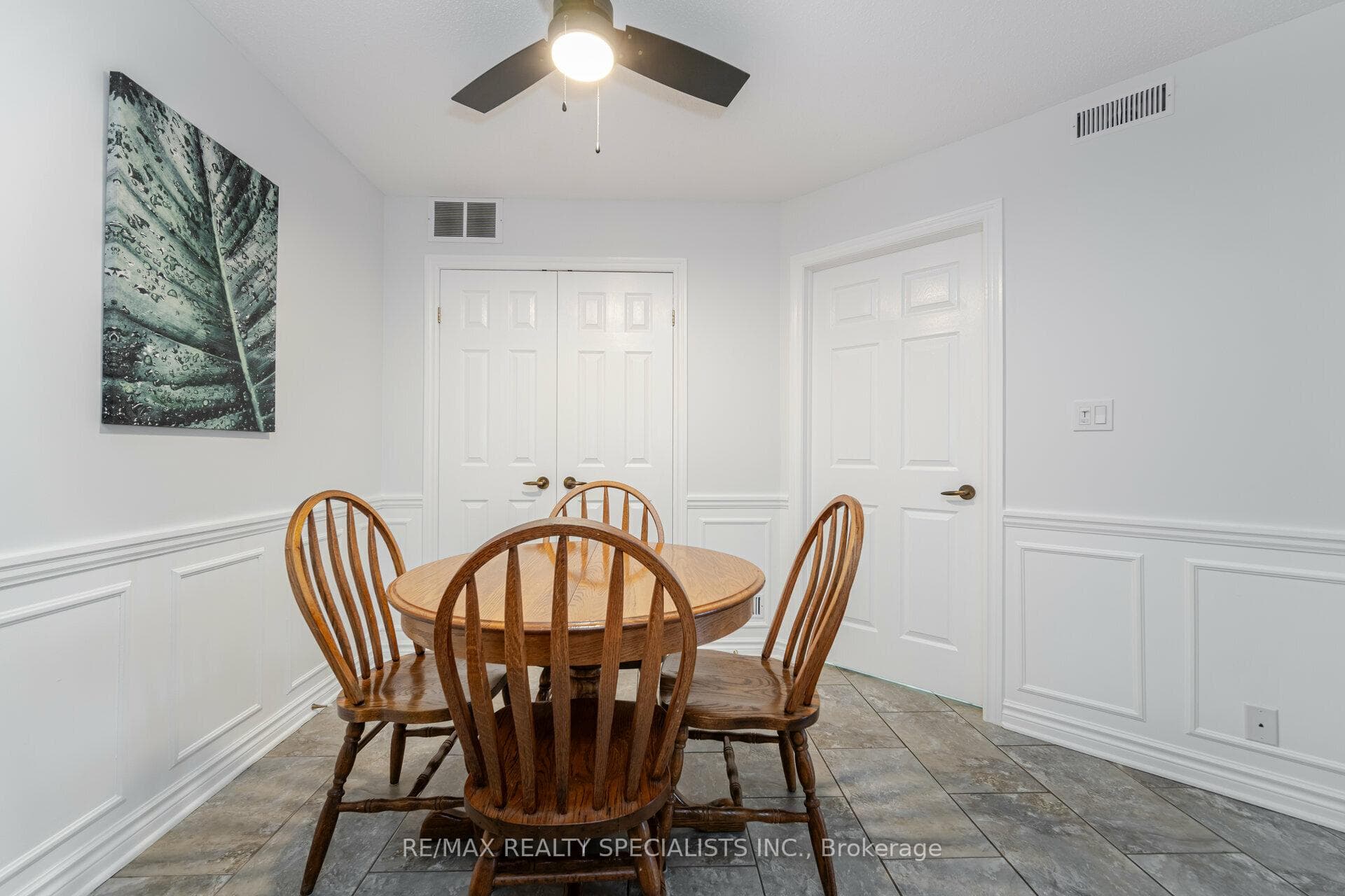 2020 CLEAVER Avenue Unit 304 photo 5