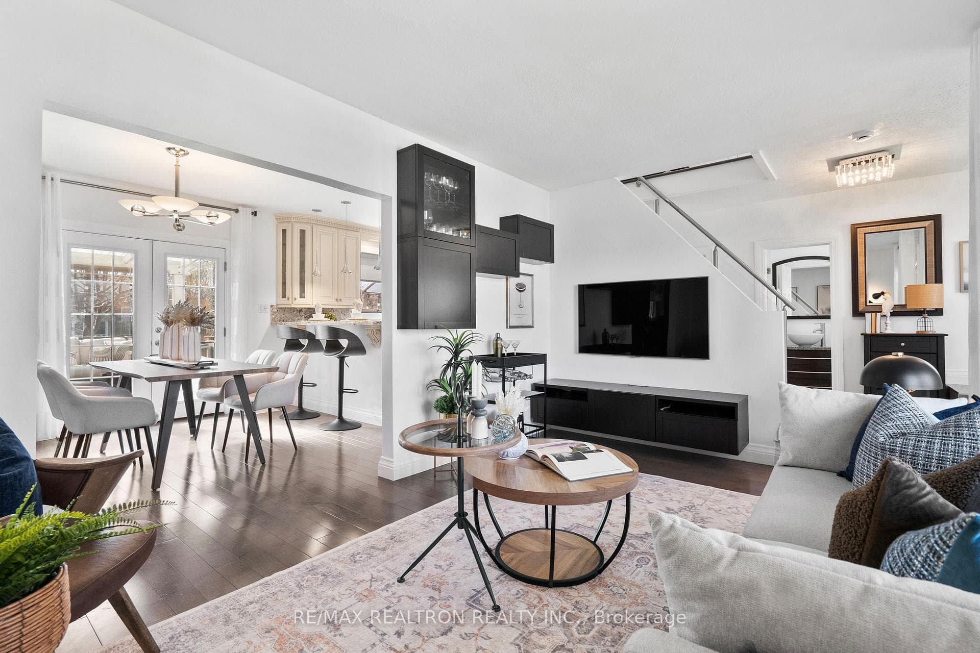 12 Gooderham Drive photo 7