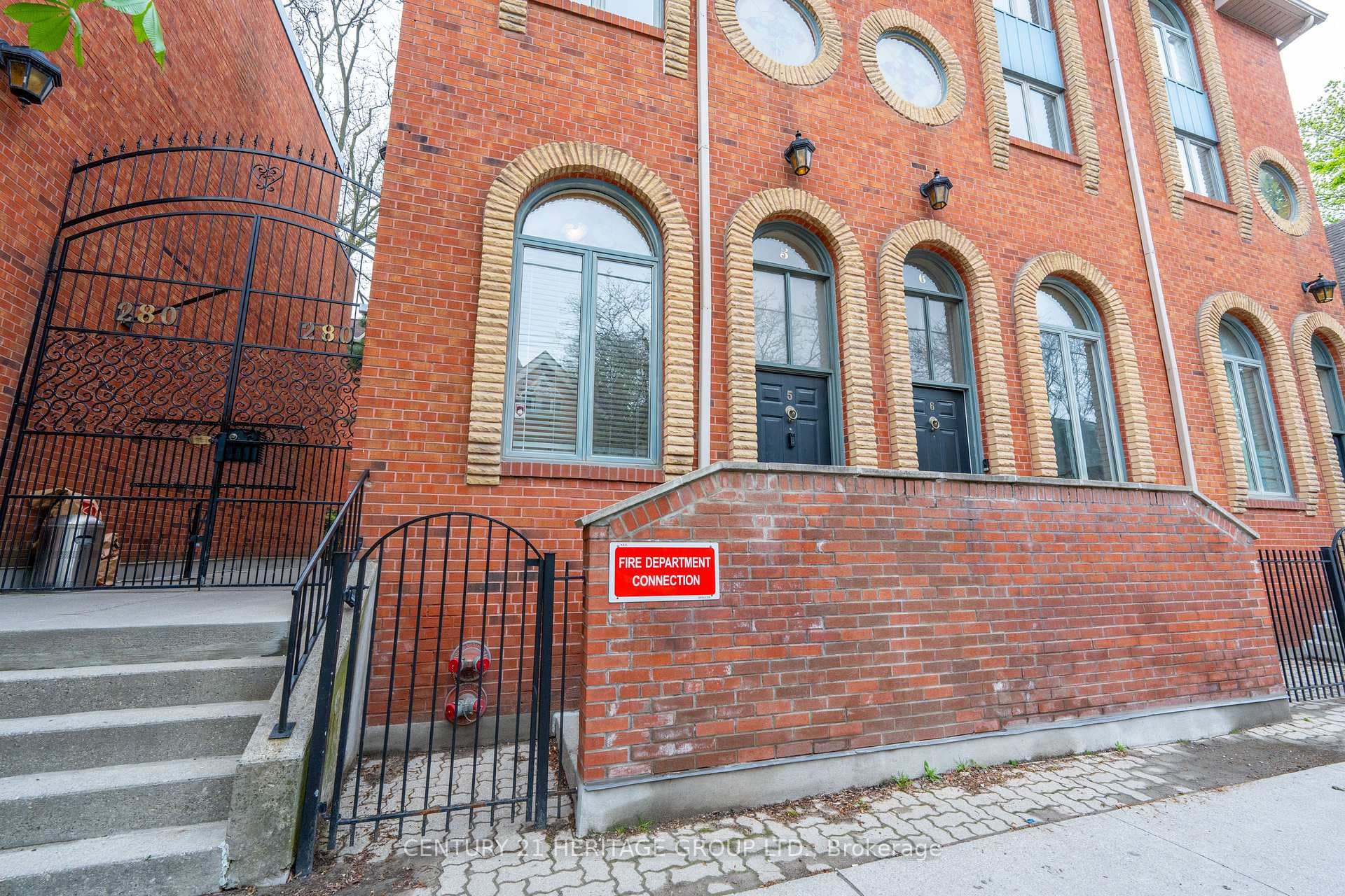 280 Sherbourne Street Unit 5 photo 3