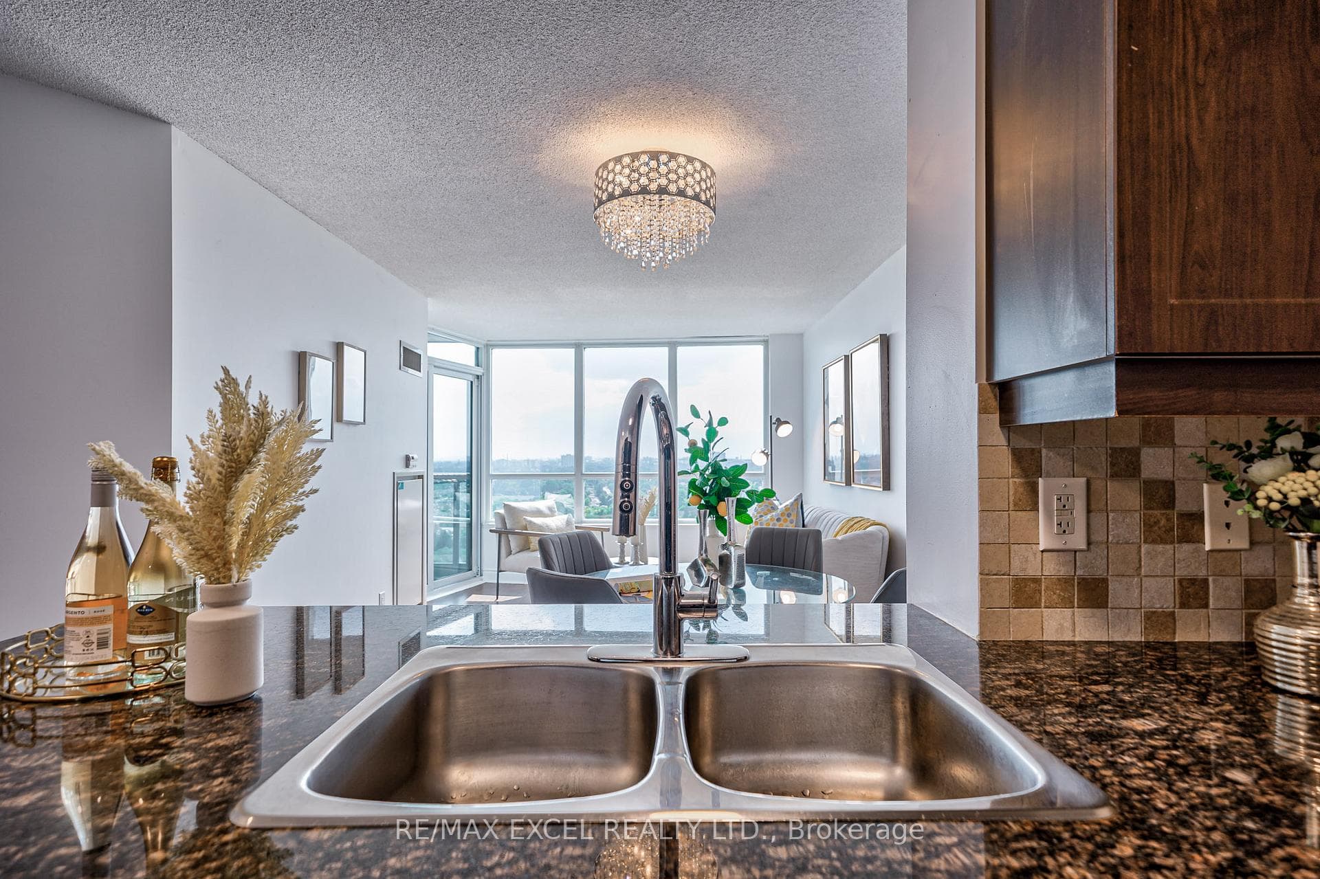 25 Greenview Avenue Unit 1717 photo 15