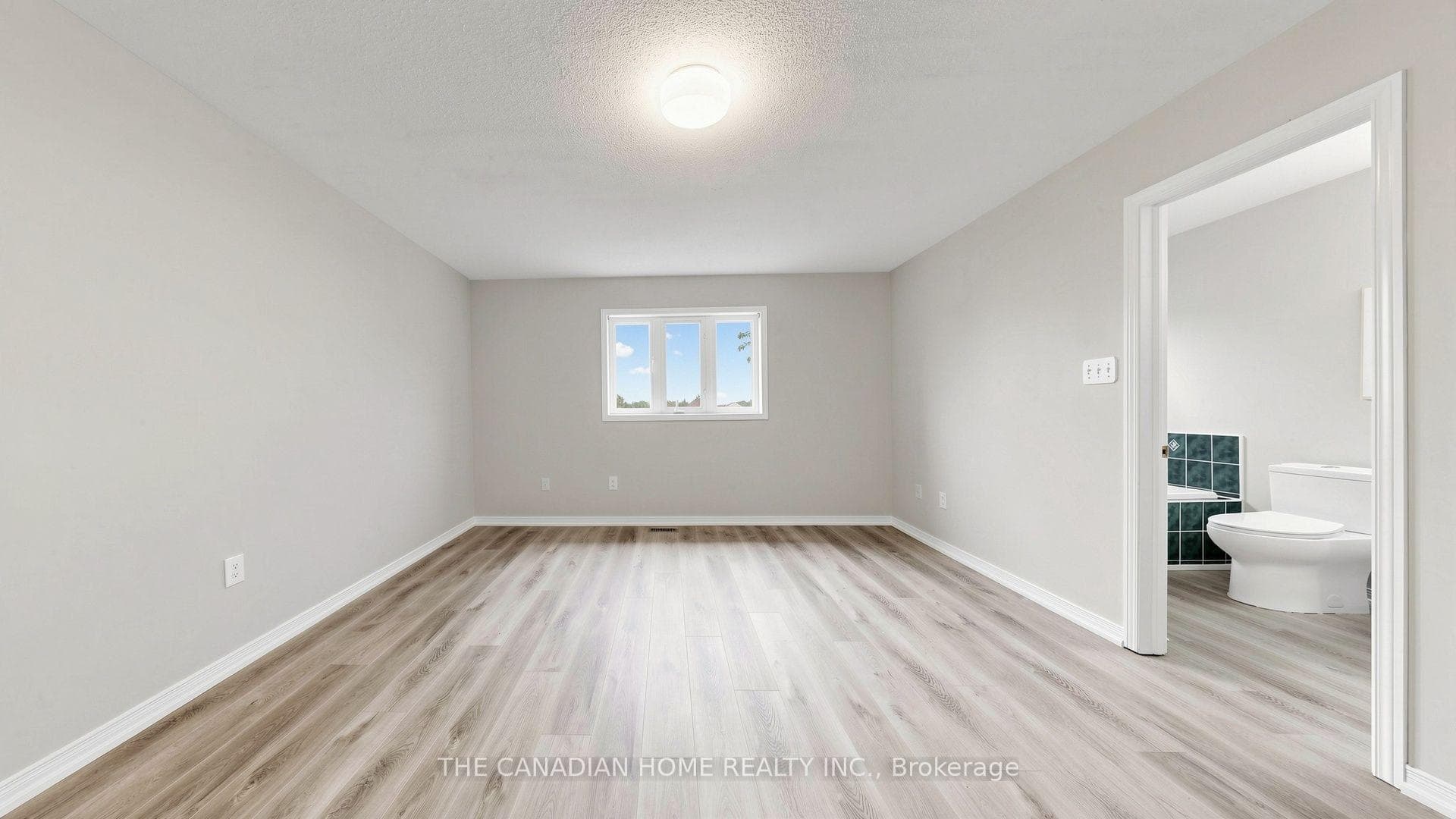 31 Laurendale Avenue photo 28
