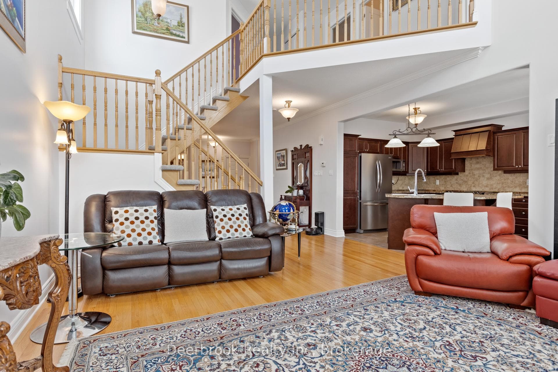289 Topaze Crescent photo 4