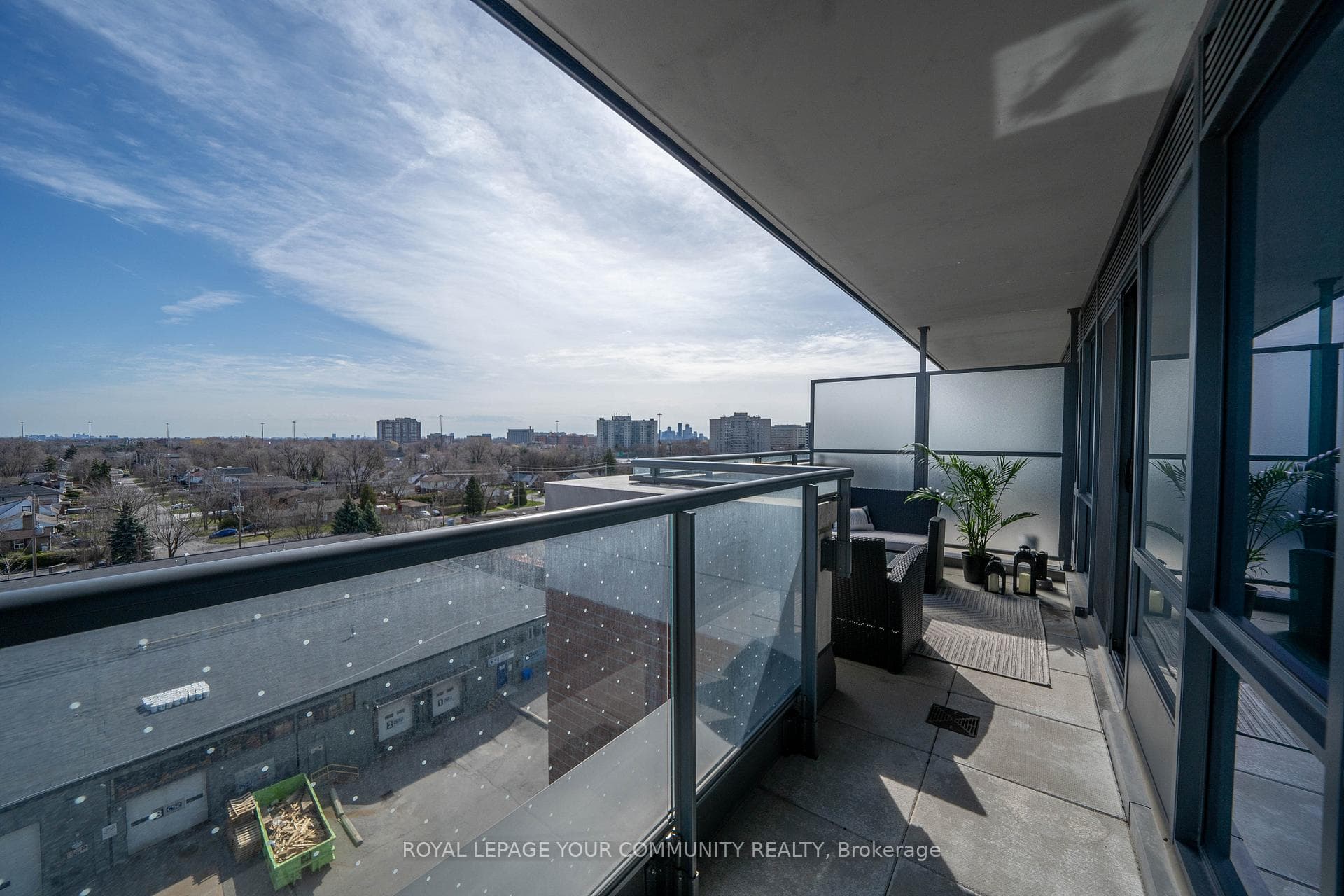 31 Tippett Road Unit 705 photo 24