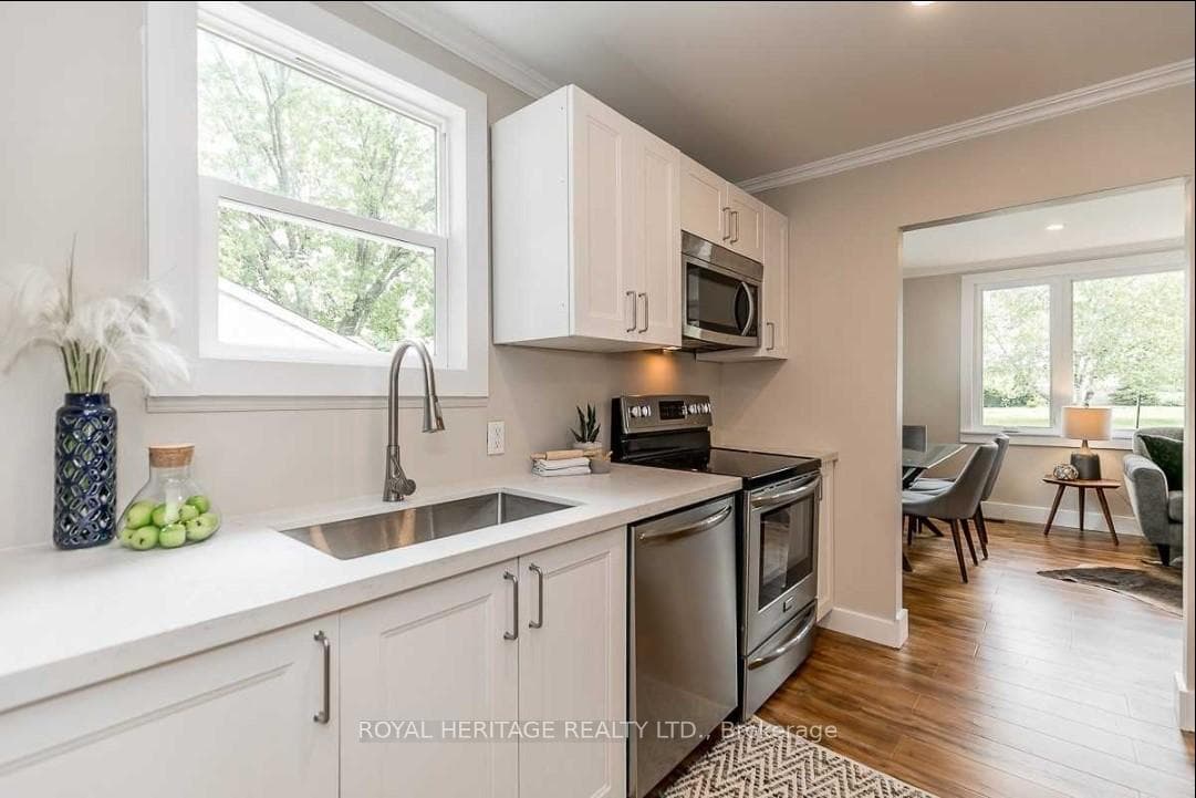 174 Pleasant Boulevard photo 8