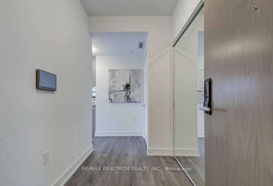 575 Bloor Street Unit 2208 photo 15