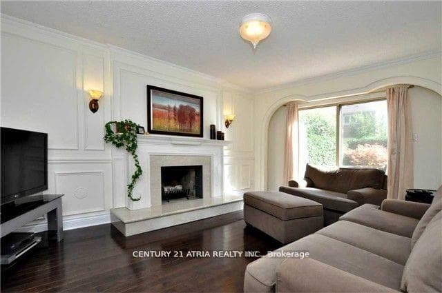 210 Centre Street photo 6