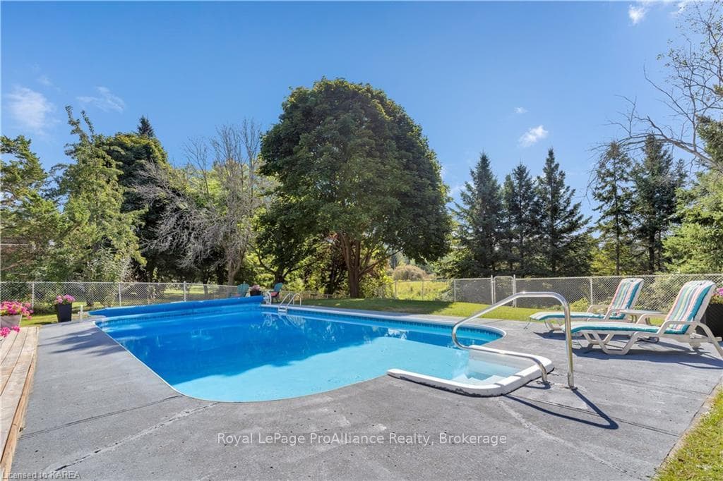1219 ROCKWOOD Drive photo 3