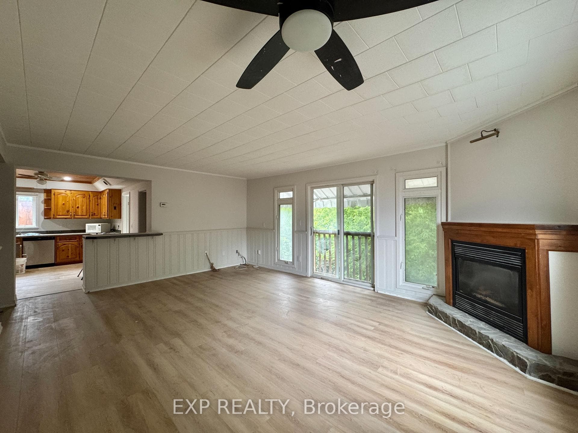 112 Baseline Road Unit A photo 4