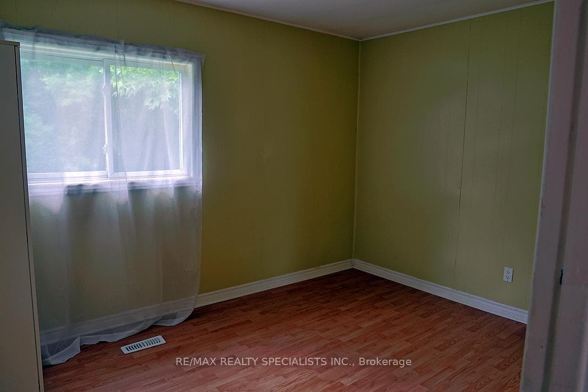 32 Maple Avenue photo 14