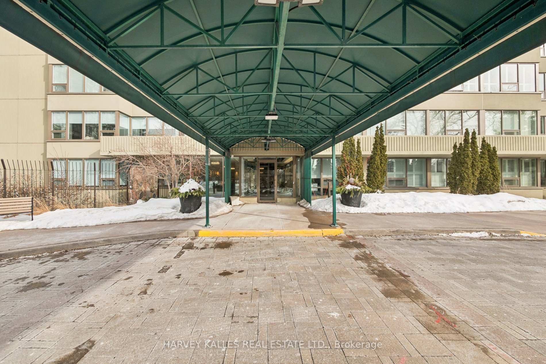 55 Skymark Drive Unit 2403 photo 4