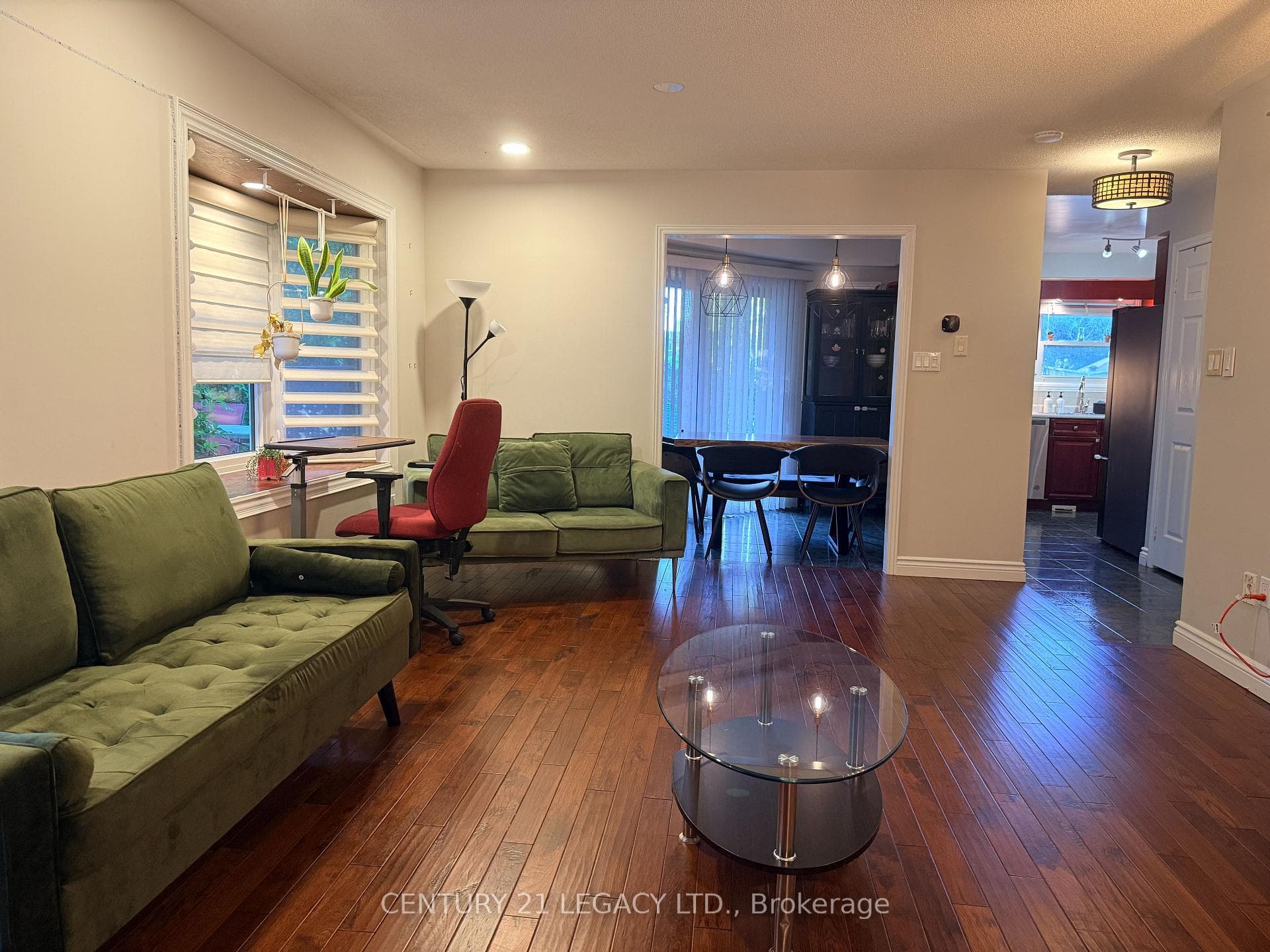 134 Provincial Place photo 4