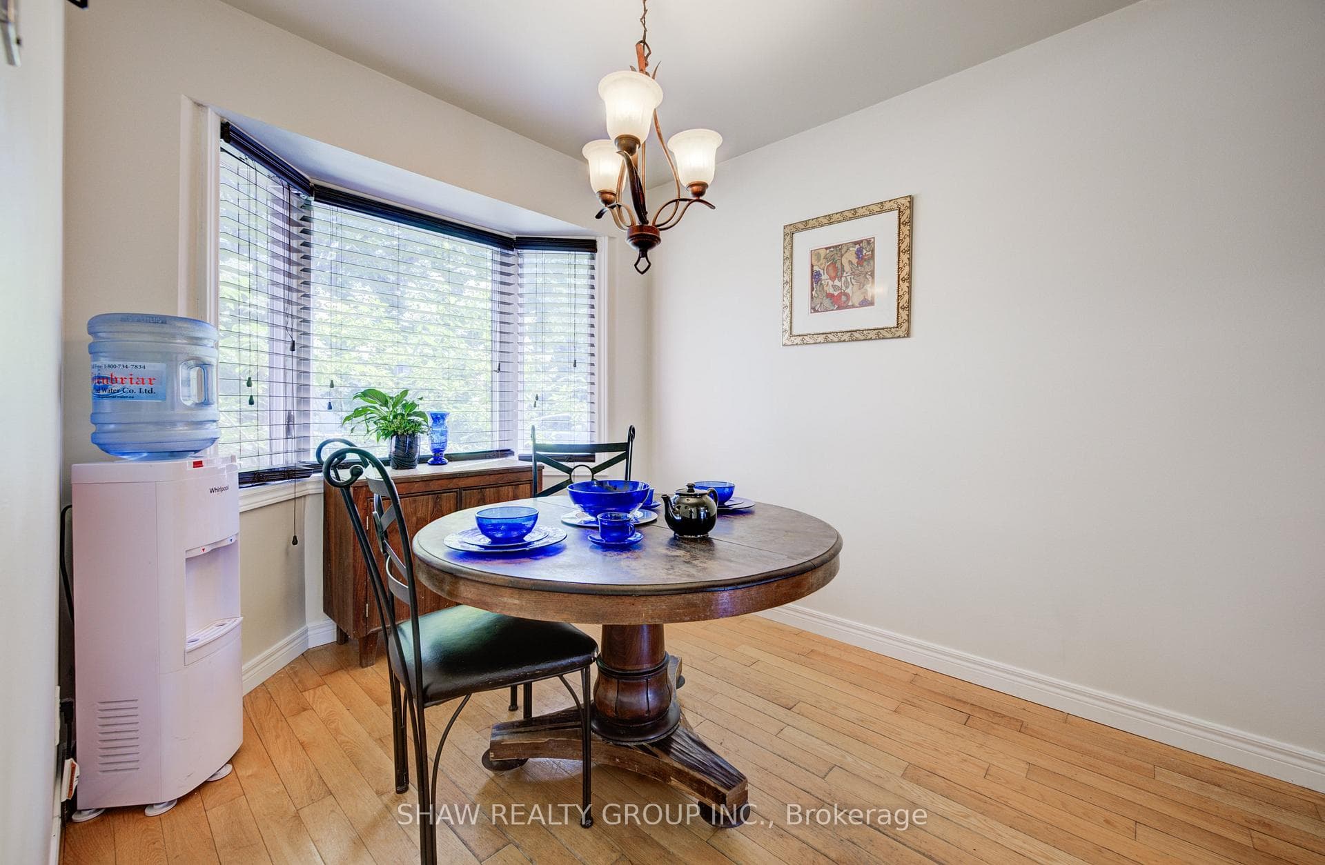 127 Bayne Crescent photo 5