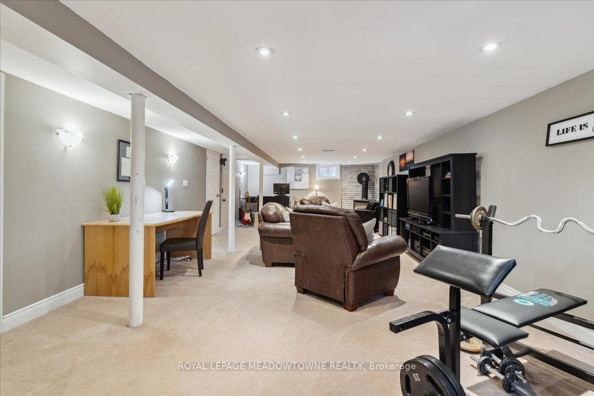 43 Langstone Crescent photo 26