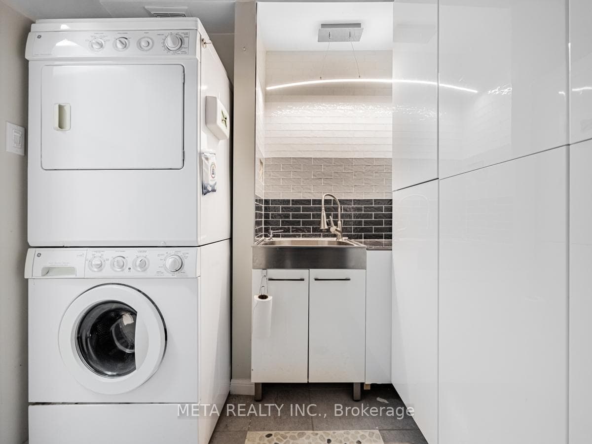 Laundry room with Sink & Storage