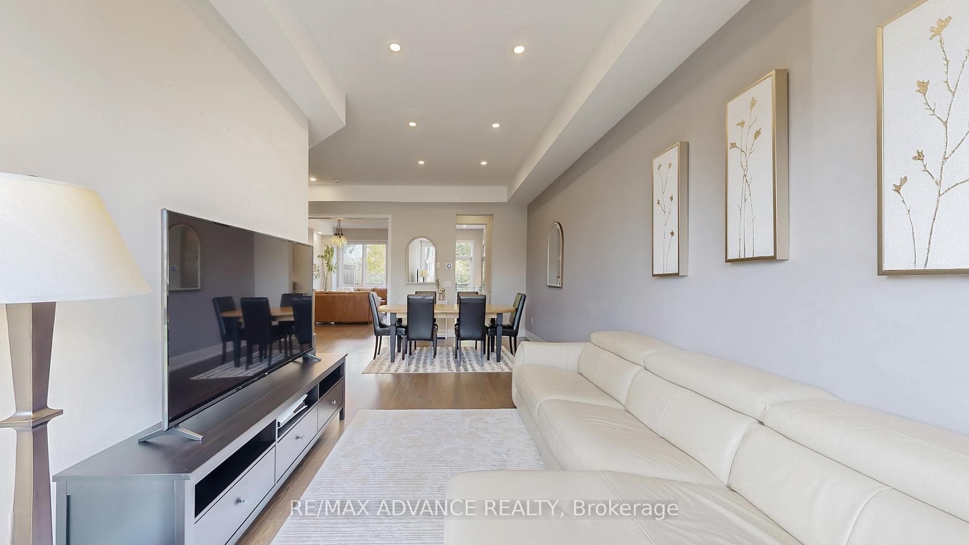 32 Crestridge Drive photo 4