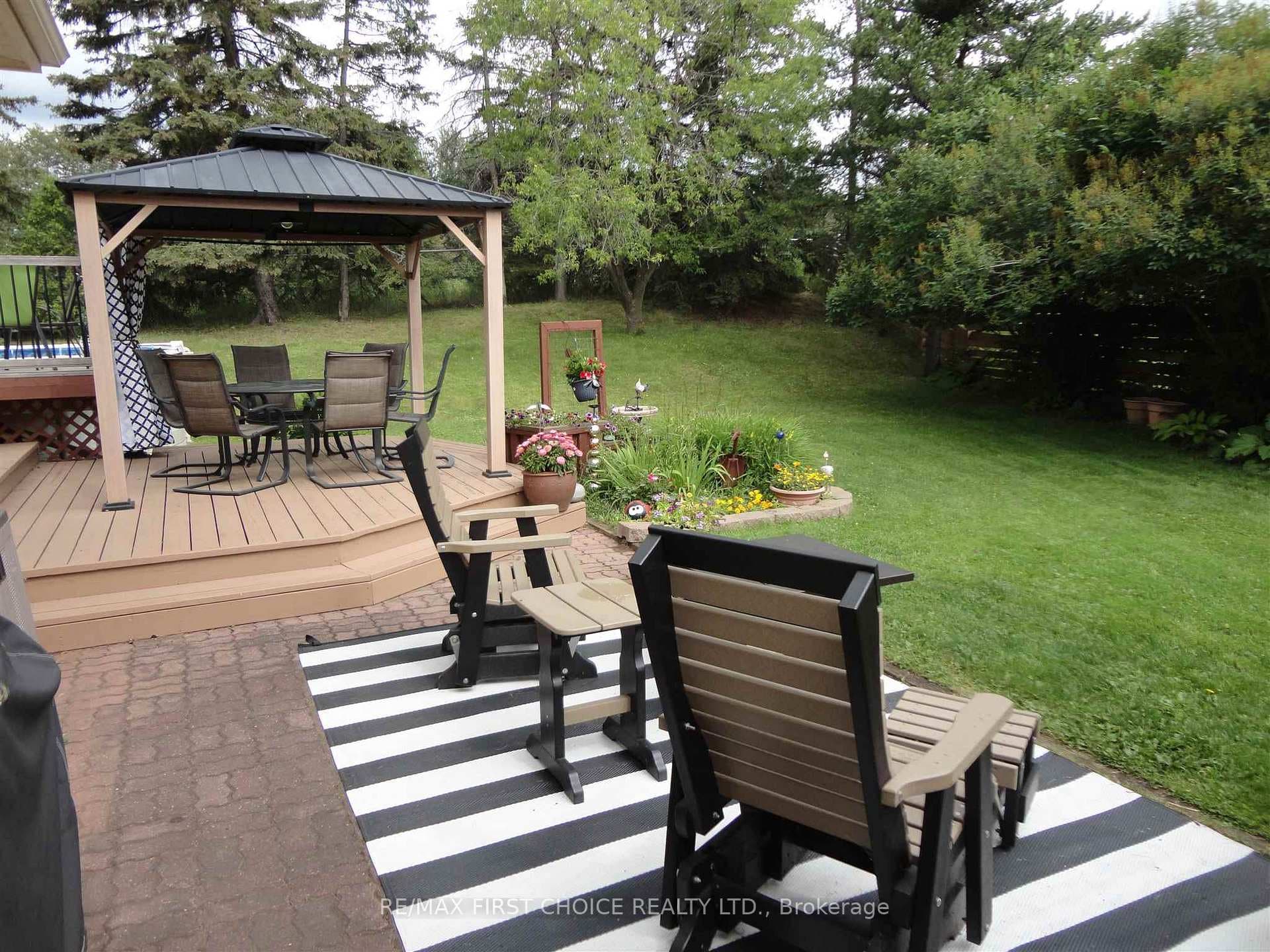 288 Fairbank Place photo 31