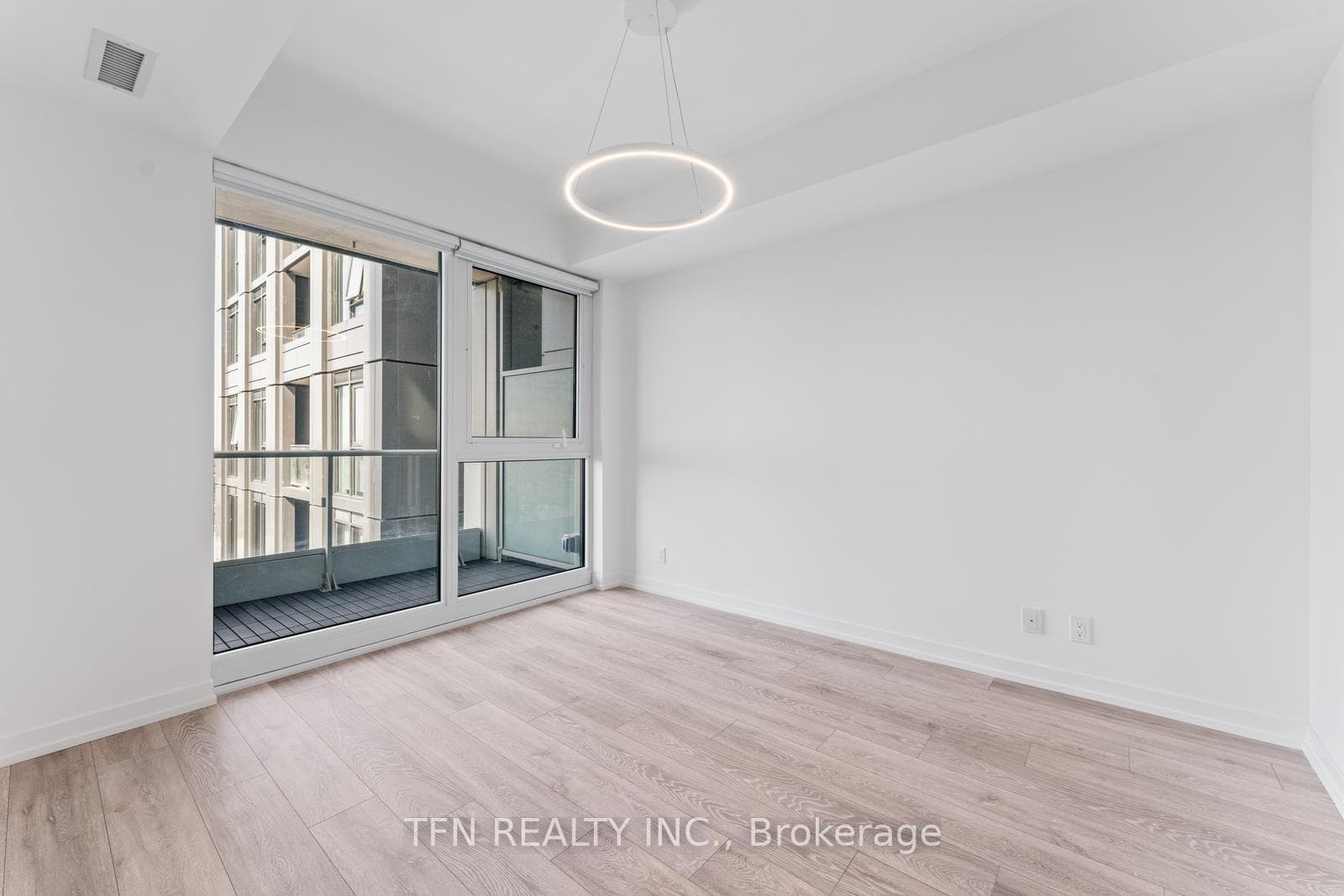 2020 Bathurst Street Unit 1121 photo 29