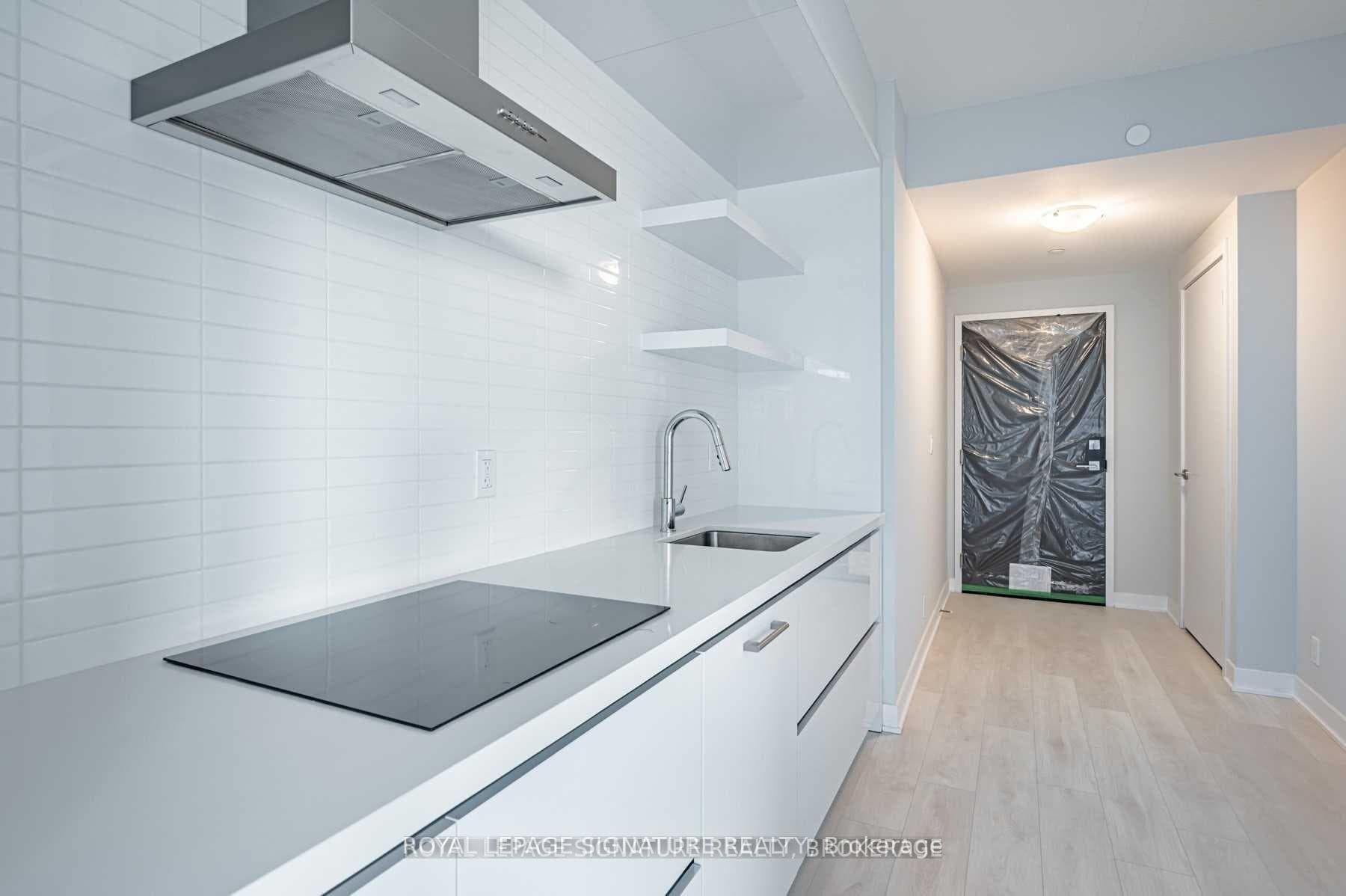 2221 Yonge Street Unit 1506 photo 6