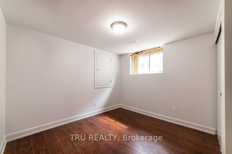 2424 Iris Street Unit B photo 11