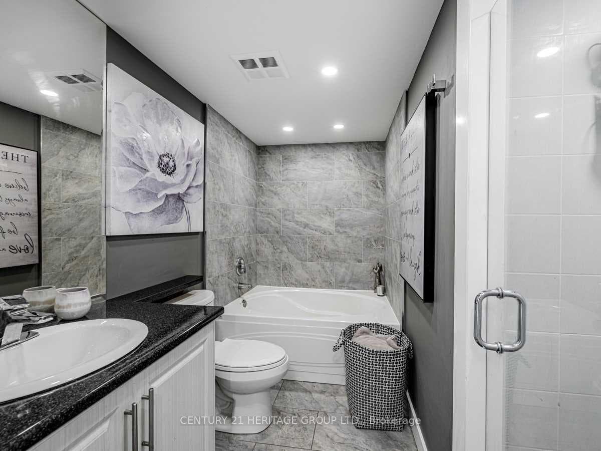 1 Rowntree Road Unit 1607 photo 9